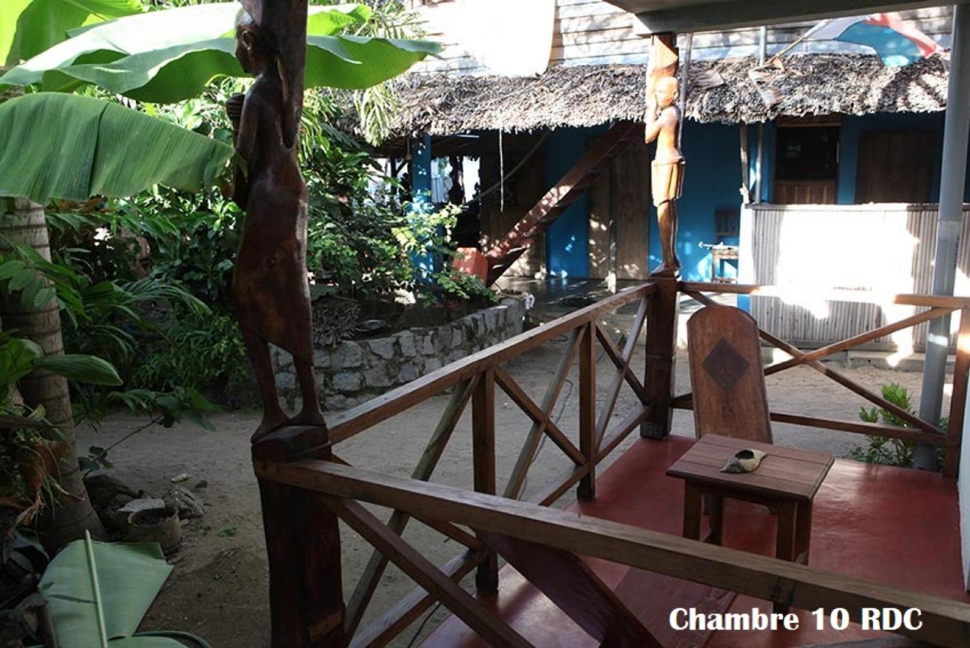 Chez Yolande Hotel Ampangorinana Exterior photo