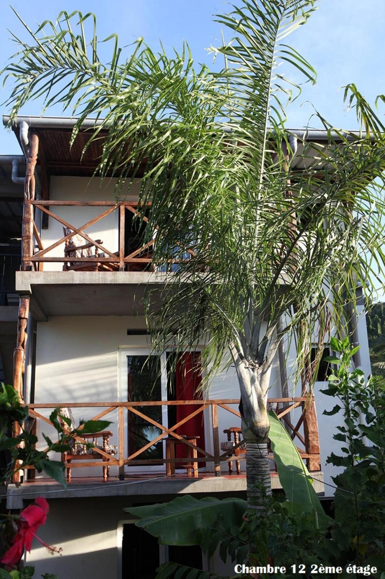 Chez Yolande Hotel Ampangorinana Exterior photo